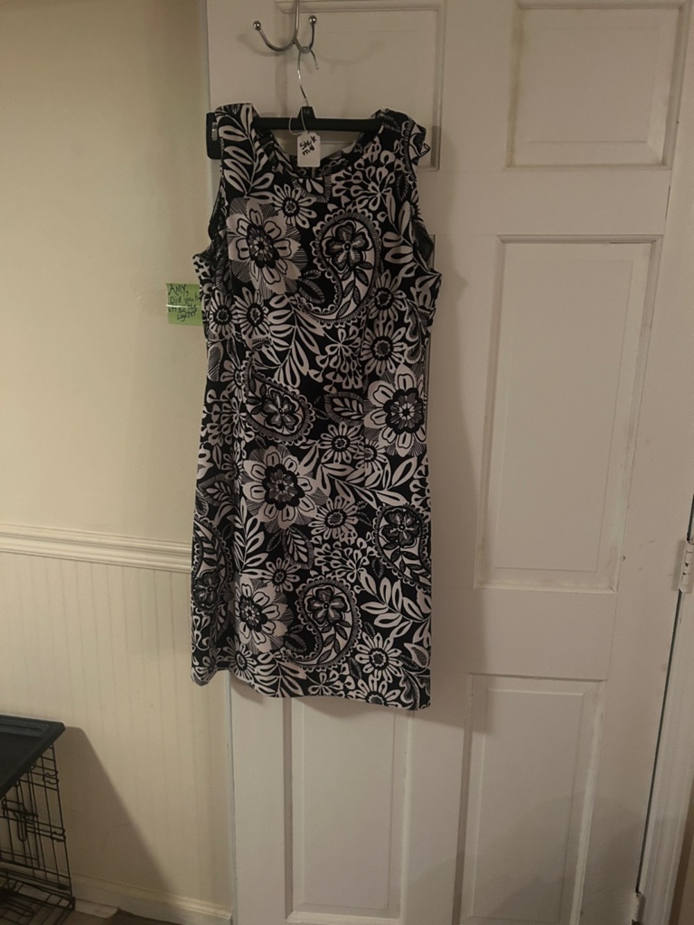 Ronni Nicole Black and White Floral-Paisley Midi Dress size 12 women’s